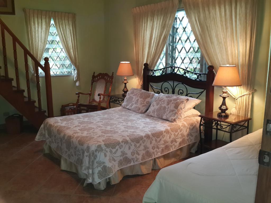 Park Eden Bed&Breakfast Los Llanitos Oda fotoğraf